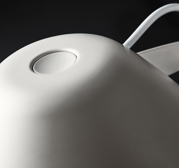 Fritz Hansen AQ01 Tischleuchte